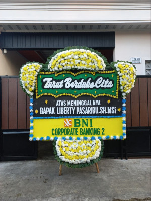 Papan Bunga Duka di Wara Timur