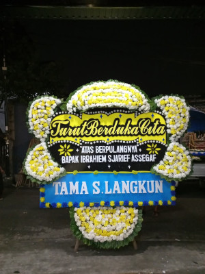 Papan Bunga Duka di Wara Timur